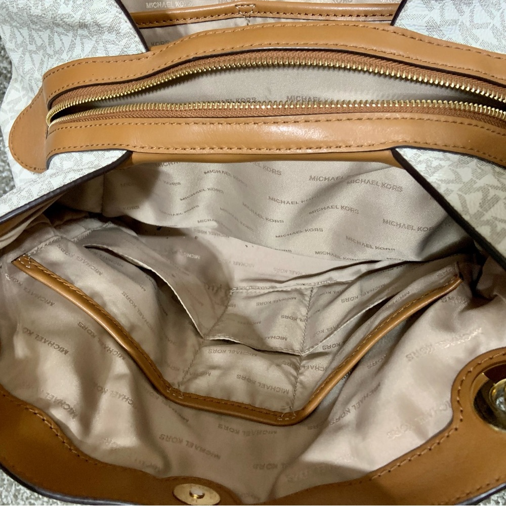 Michael Kors Hobo handbag - Picture 6 of 6